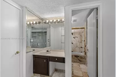 20505 E Country Club Dr #533, Aventura, FL 33180 - Photo 13
