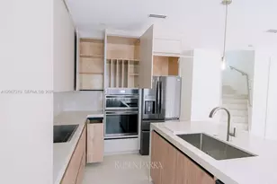 8167 NW 108th Ct, Doral, FL 33178 - Photo 15
