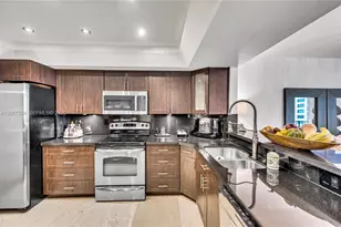 520 Brickell Key Dr, Miami, FL 33131 - Photo 3
