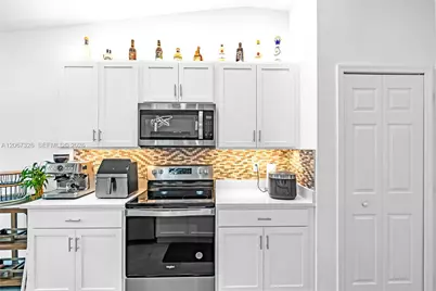 1307 1307 SW 13th Ter, Cape Coral, FL 33991 - Photo 7