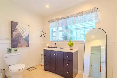 990 W 56th St, Hialeah, FL 33012 - Photo 21