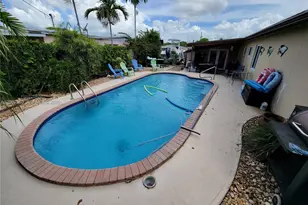 1316 W 61st Pl, Hialeah, FL 33012 - Photo 27