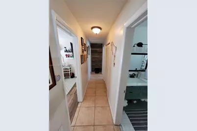 1316 W 61st Pl, Hialeah, FL 33012 - Photo 11