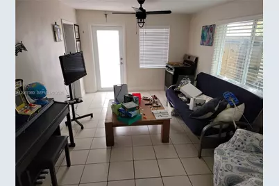 1316 W 61st Pl, Hialeah, FL 33012 - Photo 25