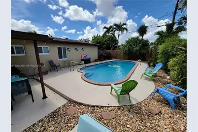 1316 W 61st Pl, Hialeah, FL 33012 - Photo 5