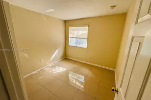 1527 SE 24th Ct, Homestead, FL 33035 - Photo 13