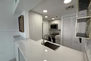 540 Brickell Key Dr, Miami, FL 33131 - Photo 7