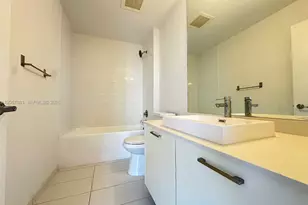 151 SE 1st St, Miami, FL 33131 - Photo 13
