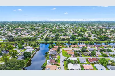 6605 NW 77th St, Tamarac, FL 33321 - Photo 3