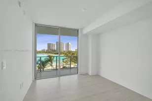 2411 Laguna Cir, Miami, FL 33181 - Photo 45