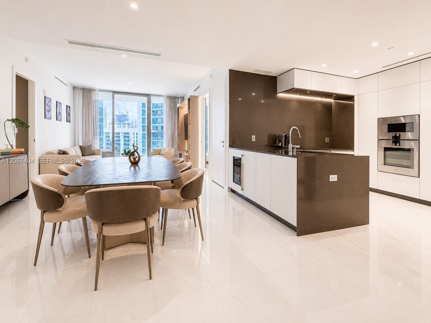 300 Biscayne Blvd Way #2609W - 300 Biscayne Blvd Way #2609W, Miami, FL 33131 Luxury Property | Jose Angel Pina