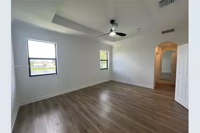 8843 W 34th Ave, Hialeah, FL 33018 - Photo 15
