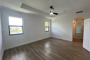 8843 W 34th Ave, Hialeah, FL 33018 - Photo 15