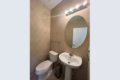 8843 W 34th Ave, Hialeah, FL 33018 - Photo 11