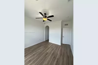 8843 W 34th Ave, Hialeah, FL 33018 - Photo 27