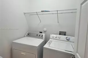 8843 W 34th Ave, Hialeah, FL 33018 - Photo 33