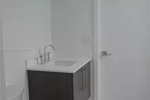7825 NW 107th Ave, Doral, FL 33178 - Photo 17