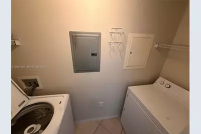 6559 Emerald Dunes Dr #303, West Palm Beach, FL 33411 - Photo 5