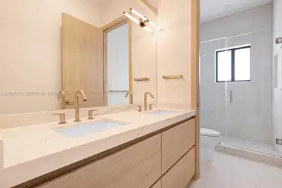 1015 NE 114th St, Biscayne Park, FL 33161 - Photo 25