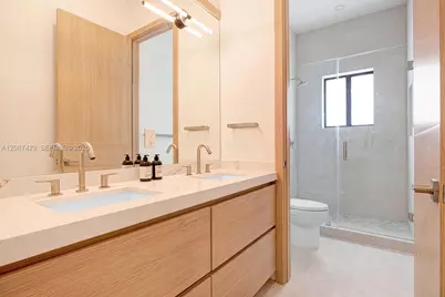 1015 NE 114th St, Biscayne Park, FL 33161 - Photo 27
