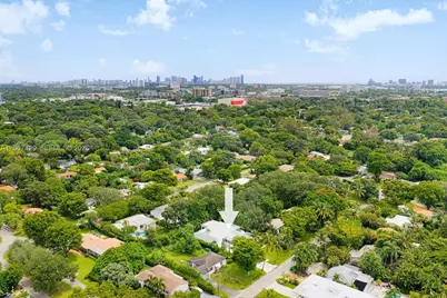 1015 NE 114th St, Biscayne Park, FL 33161 - Photo 3