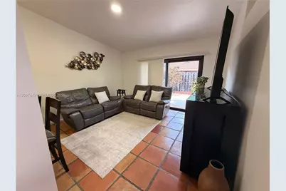 6641 NW 174th Ter, Hialeah, FL 33015 - Photo 5
