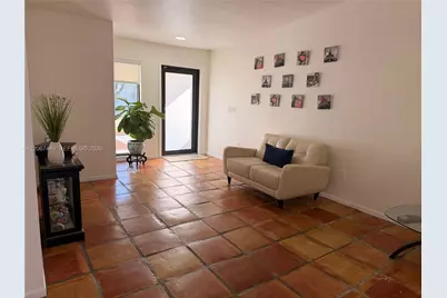 6641 NW 174th Ter, Hialeah, FL 33015 - Photo 7