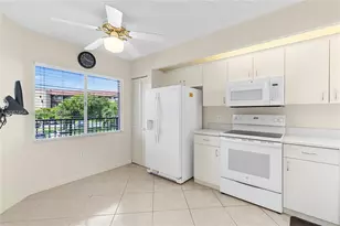 13705 SW 12th St, Pembroke Pines, FL 33027 - Photo 3
