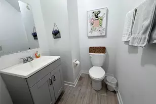 4840 NW 7th St, Miami, FL 33126 - Photo 7