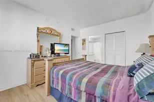 5091 NW 7th St, Miami, FL 33126 - Photo 25