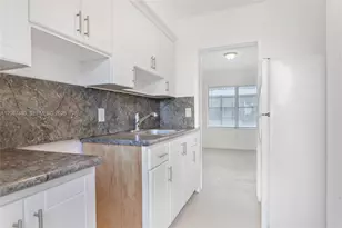 974 Biarritz Dr, Miami Beach, FL 33141 - Photo 9