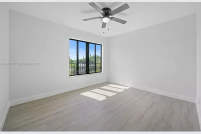 349 NW 40th St #203, Oakland Park, FL 33309 - Photo 11