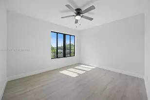 349 NW 40th St, Oakland Park, FL 33309 - Photo 11