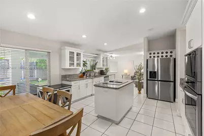 9840 NW 28th Ter, Doral, FL 33172 - Photo 13