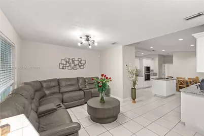9840 NW 28th Ter, Doral, FL 33172 - Photo 17