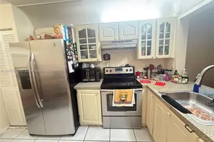 422 NE 210th Cir Terrace, Miami, FL 33179 - Photo 3