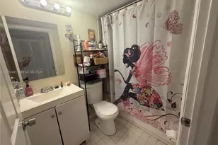422 NE 210th Cir Terrace, Miami, FL 33179 - Photo 9