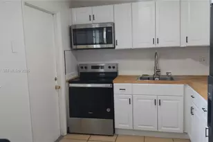 14140 SW 84th St, Miami, FL 33183 - Photo 9