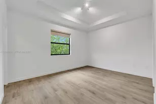 582 NE 207th St, Miami, FL 33179 - Photo 25