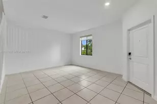 582 NE 207th St, Miami, FL 33179 - Photo 5