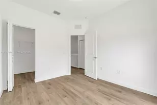 582 NE 207th St, Miami, FL 33179 - Photo 33