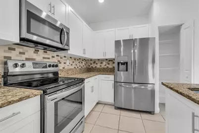 582 NE 207th St #582, Miami, FL 33179 - Photo 19