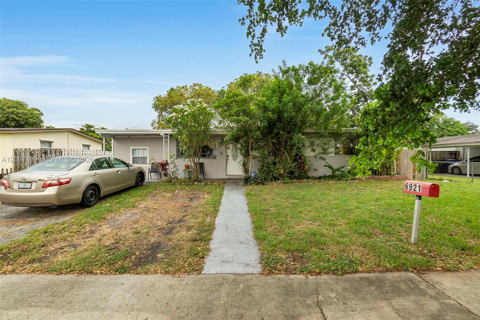 6921 Taylor St - 6921 Taylor St, Hollywood, FL 33024 Luxury Property | Jose Angel Pina