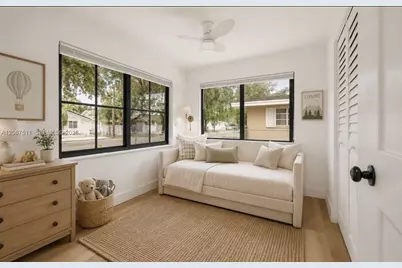 220 SW 32nd Ave #FRONT, Miami, FL 33135 - Photo 5