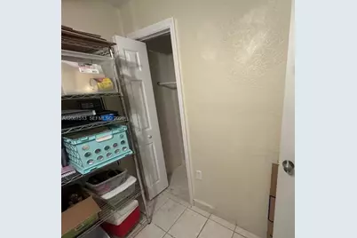 10920 Westwood Lake Dr, Miami, FL 33165 - Photo 9