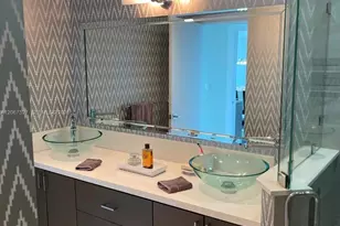 5001 Collins Ave, Miami Beach, FL 33140 - Photo 21