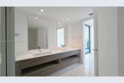1300 S Miami Ave #2610, Miami, FL 33130 - Photo 17