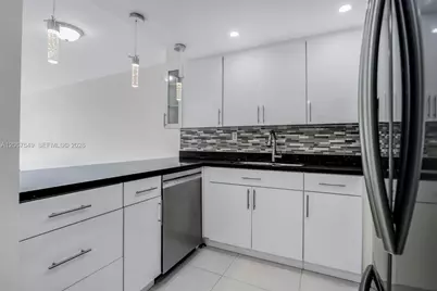 200 172nd St #112, Sunny Isles Beach, FL 33160 - Photo 3