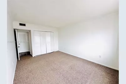 400 Kings Point Dr #714, Sunny Isles Beach, FL 33160 - Photo 11