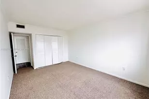 400 Kings Point Dr, Sunny Isles Beach, FL 33160 - Photo 11